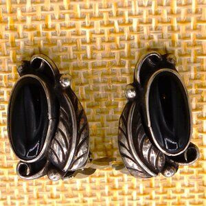 1970 Vintage Native American Onyx Silver Feather Petit Point Earrings